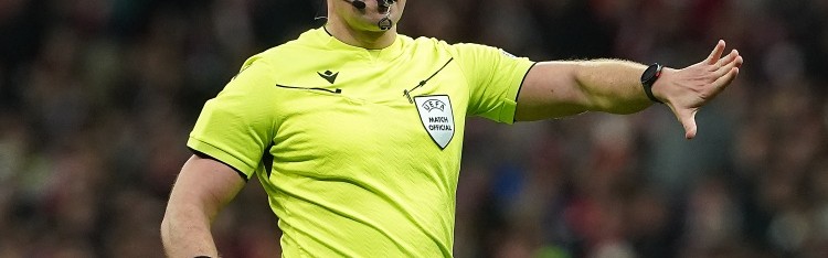 亚洲足球-利物浦vs加拉塔萨雷次回合裁判：马齐尼亚克担任主裁